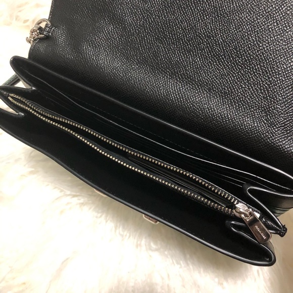 Coach Green Swagger Clutch - Picture 4 of 7